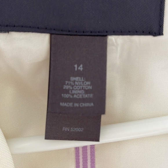 Beautiful coat, for summer spring, and fall. Size 14 - Picture 5 of 6